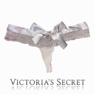 Victoria’s Secret Very Sexy Bridal Lace Thong with Satin Bow Panty Size L